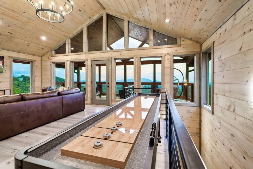 New Luxury Cabin With Stunning Mountainviews,Hottub, Firepit, Fireplace,2 Kingbeds, 2 Covereddecks,Bbqgrill, Shuffleboard And Pool Access Sevierville Ngoại thất bức ảnh