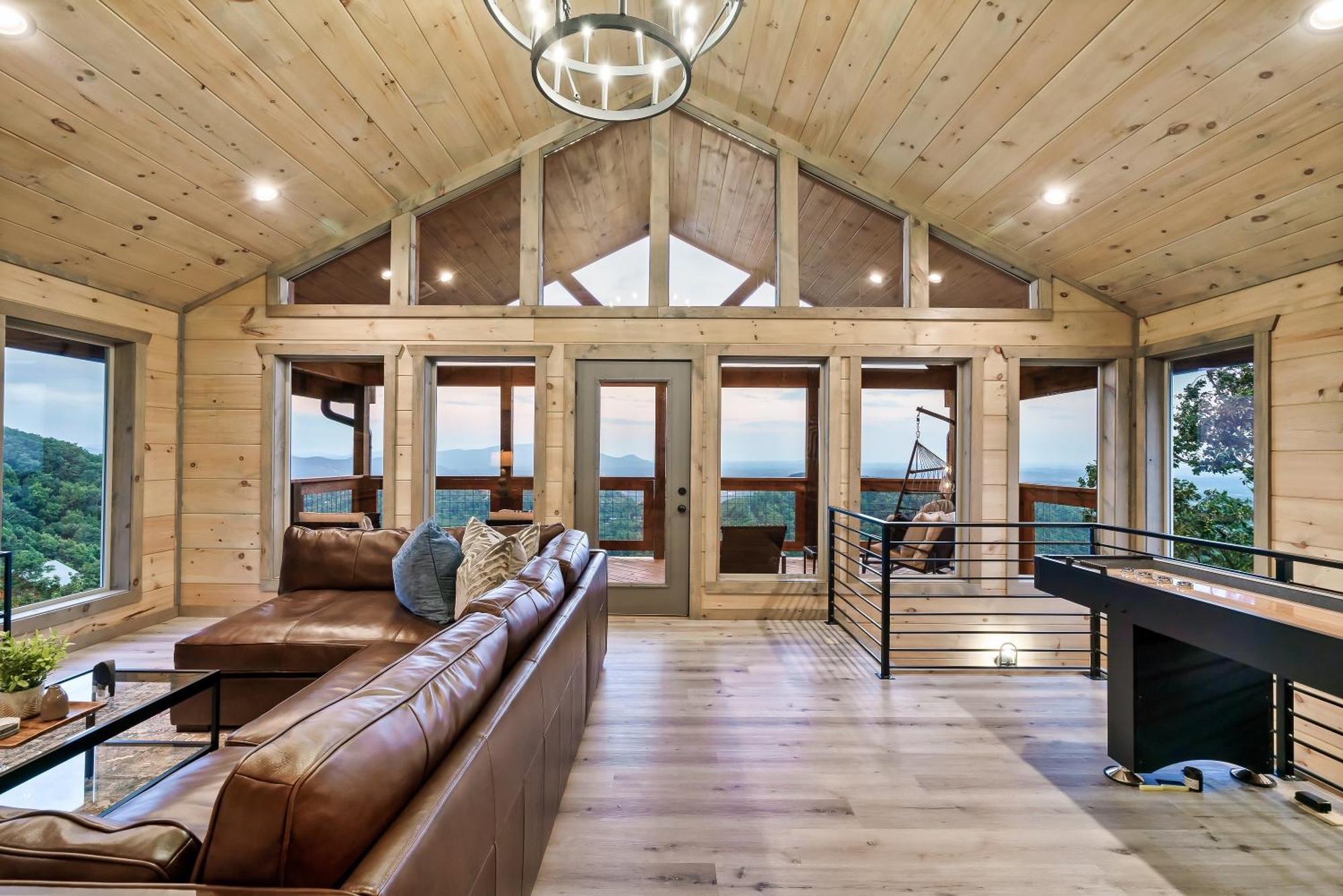 New Luxury Cabin With Stunning Mountainviews,Hottub, Firepit, Fireplace,2 Kingbeds, 2 Covereddecks,Bbqgrill, Shuffleboard And Pool Access Sevierville Ngoại thất bức ảnh