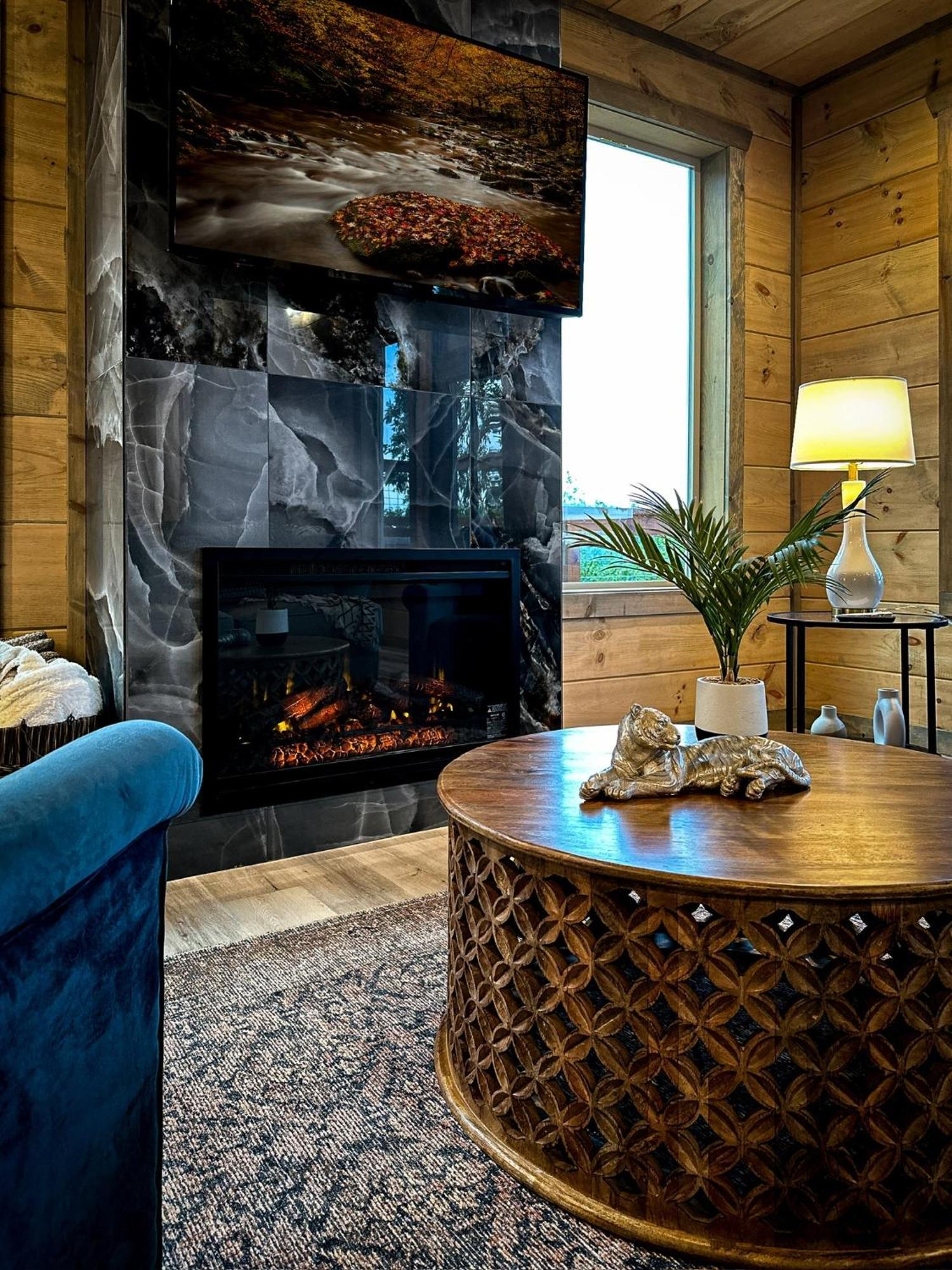 New Luxury Cabin With Stunning Mountainviews,Hottub, Firepit, Fireplace,2 Kingbeds, 2 Covereddecks,Bbqgrill, Shuffleboard And Pool Access Sevierville Ngoại thất bức ảnh