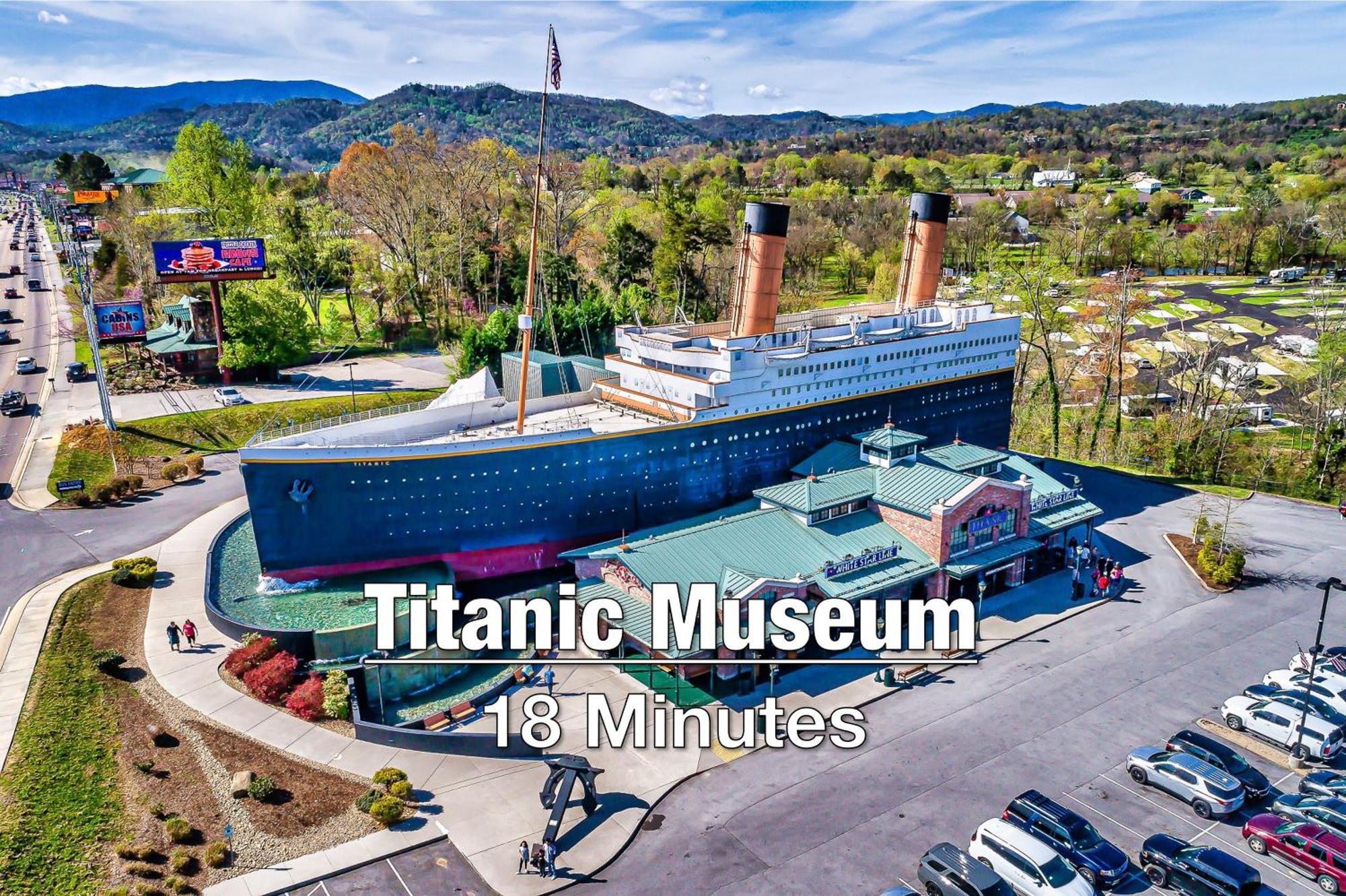 New Luxury Cabin With Stunning Mountainviews,Hottub, Firepit, Fireplace,2 Kingbeds, 2 Covereddecks,Bbqgrill, Shuffleboard And Pool Access Sevierville Ngoại thất bức ảnh